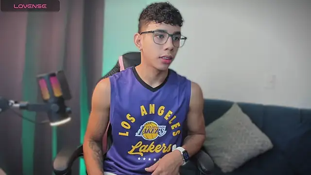 andy cute22 online show from July 18, 4:15 pm