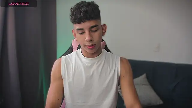andy cute22 online show from August 4, 9:52 pm