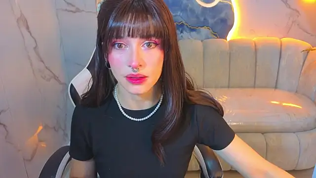 Snapshot of Lily_Tx chatting on June 20, 12:43 pm Lily Tx online show from June 20, 12:43 pm