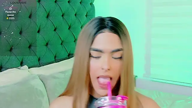 Scarlethvhonparker online show from March 2, 1:39 am