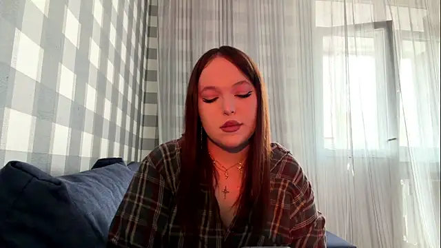 Snapshot of MijyHiline chatting on June 13, 11:30 am MijyHiline online show from June 13, 11:30 am