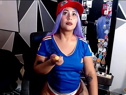 l0la-velvet online show from June 11, 9:23 pm