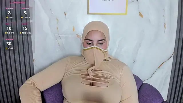 Snapshot of Nadia_Sammur chatting on June 12, 1:36 am Nadia Sammur online show from June 12, 1:36 am