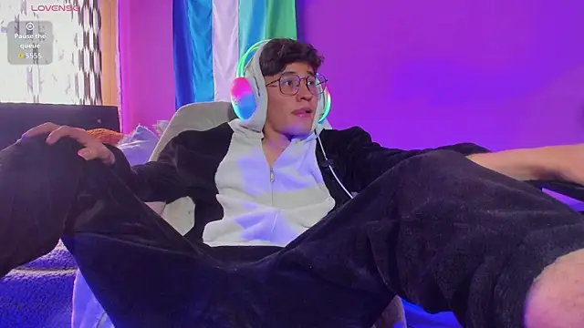 Angelito Twink online show from June 11, 8:39 pm