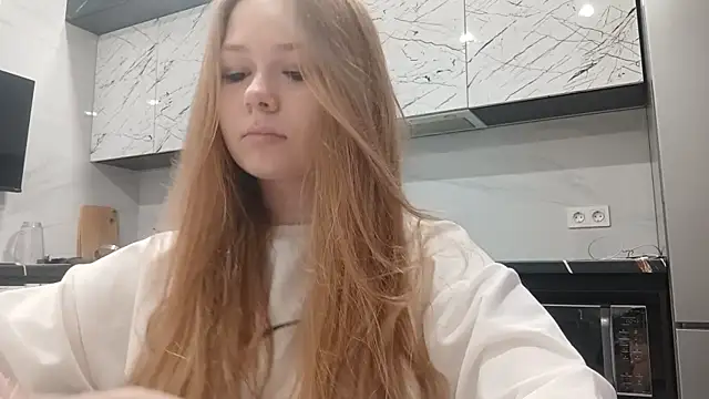 KarinaBestie online show from June 12, 4:27 pm