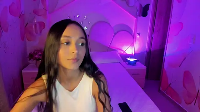 Snapshot of Millieskinny18 chatting on July 2, 11:11 pm Millieskinny18 online show from July 2, 11:11 pm