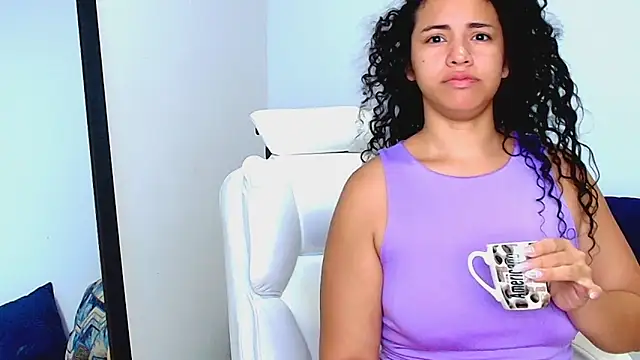 Snapshot of Isabella_Sophia19 chatting on August 3, 1:28 pm Isabella Sophia19 online show from August 3, 1:28 pm