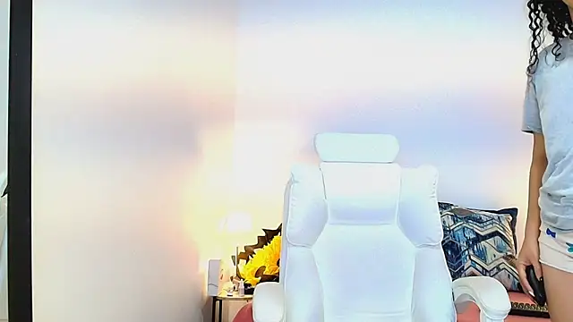 Snapshot of Isabella_Sophia19 chatting on July 10, 10:48 am Isabella Sophia19 online show from July 10, 10:48 am