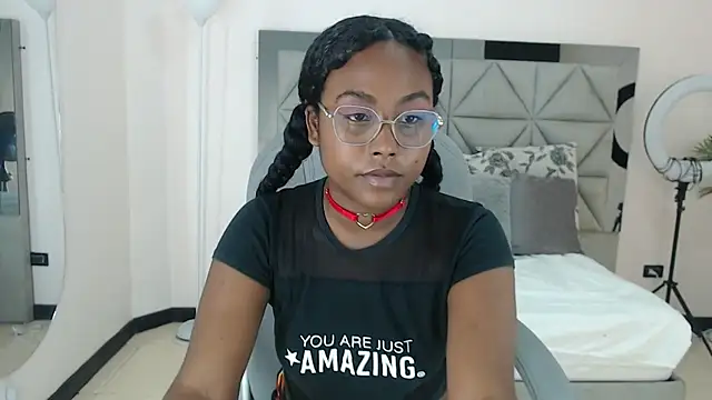 lily mendoza online show from July 9, 7:35 pm