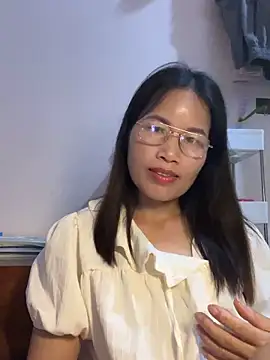 Snapshot of Ori_kitty chatting on June 16, 6:35 am Ori kitty online show from June 16, 6:35 am