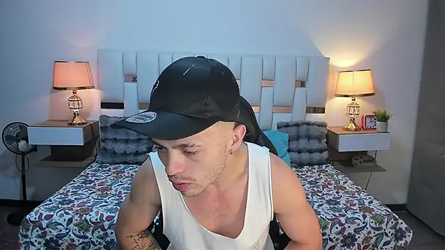Zeus damian21 online show from July 18, 3:04 am