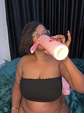 Honeylust26 online show from June 21, 7:14 am