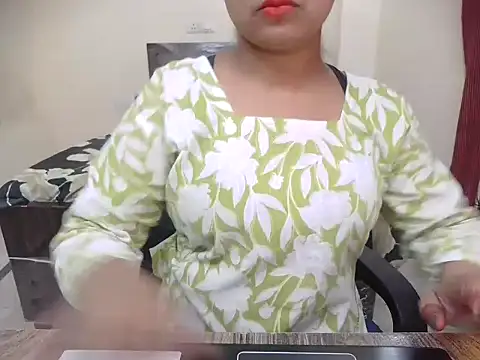 Snapshot of Bold-Divya1 chatting on June 27, 4:18 am Bold-Divya1 online show from June 27, 4:18 am
