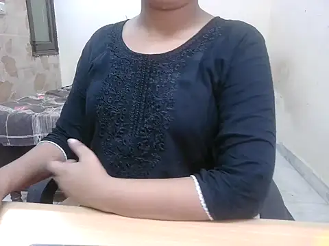 Snapshot of Bold-Divya1 chatting on July 18, 4:10 am Bold-Divya1 online show from July 18, 4:10 am
