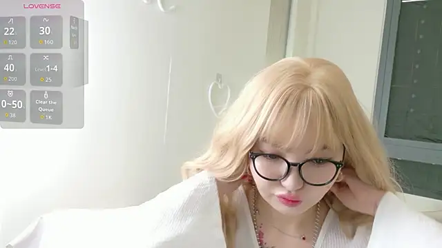 sakuraclover online show from June 17, 4:12 am