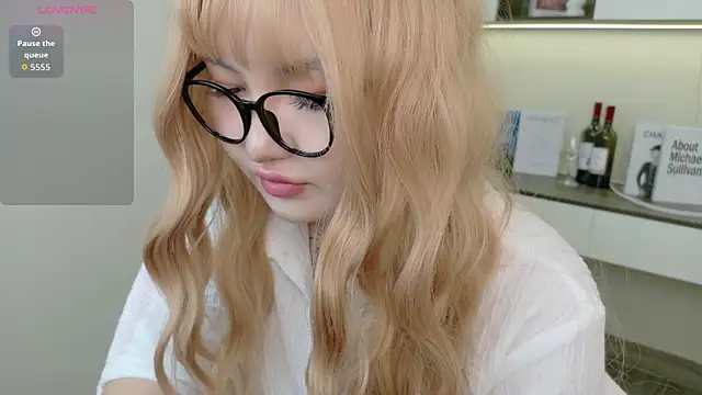 sakuraclover online show from June 20, 3:55 am