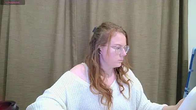 AlisaAbby online show from June 20, 7:30 pm