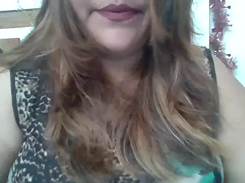 Snapshot of Hotty_Angelina chatting on June 14, 12:39 pm Hotty Angelina online show from June 14, 12:39 pm