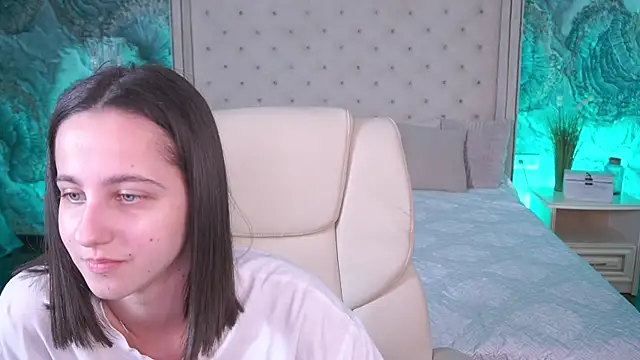 Snapshot of JennyMyLuv chatting on June 27, 7:36 am JennyMyLuv online show from June 27, 7:36 am