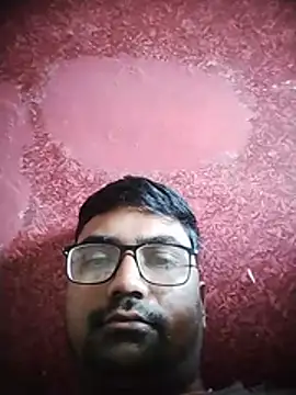 Snapshot of dhirusury050625 chatting on July 30, 6:01 am dhirusury050625 online show from July 30, 6:01 am