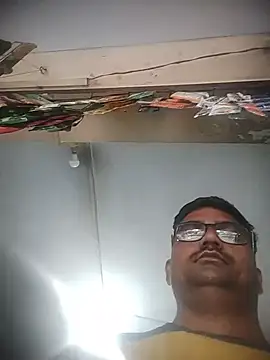 Snapshot of dhirusury050625 chatting on July 15, 1:07 pm dhirusury050625 online show from July 15, 1:07 pm