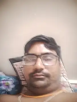 Snapshot of dhirusury050625 chatting on June 21, 6:25 pm dhirusury050625 online show from June 21, 6:25 pm