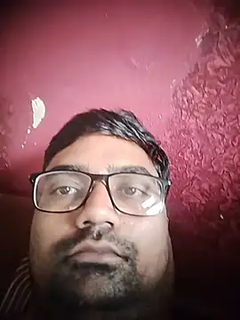 Snapshot of dhirusury050625 chatting on July 29, 5:28 am dhirusury050625 online show from July 29, 5:28 am