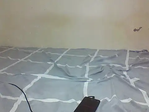 Snapshot of Cutejuly chatting on July 28, 8:23 pm Cutejuly online show from July 28, 8:23 pm