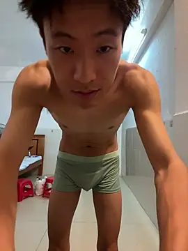 Snapshot of Mr_iphone11 chatting on June 24, 3:54 pm Mr iphone11 online show from June 24, 3:54 pm