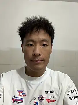 Snapshot of Mr_iphone11 chatting on July 23, 11:29 am Mr iphone11 online show from July 23, 11:29 am