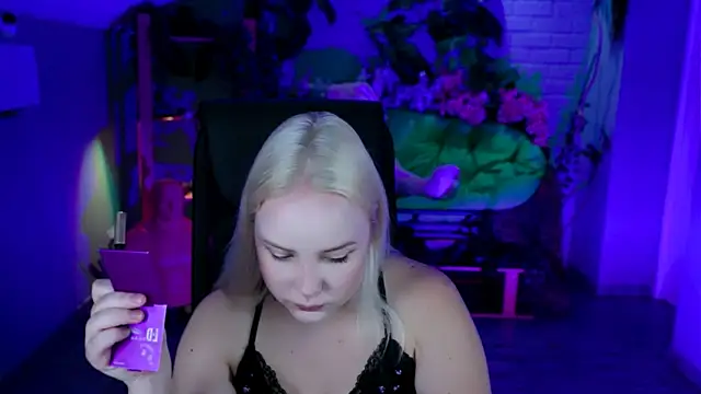 stellawatts online show from July 24, 12:12 pm