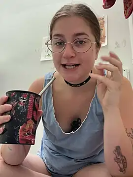 Snapshot of mclacy chatting on June 16, 12:27 pm mclacy online show from June 16, 12:27 pm