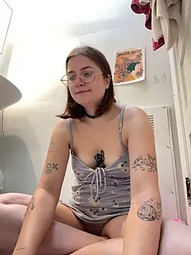 Snapshot of mclacy chatting on June 19, 11:16 am mclacy online show from June 19, 11:16 am
