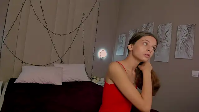 Lola lovesss online show from July 2, 2:23 am