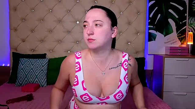 Snapshot of AVA_MAXIMUS chatting on June 17, 4:45 am AVA MAXIMUS online show from June 17, 4:45 am