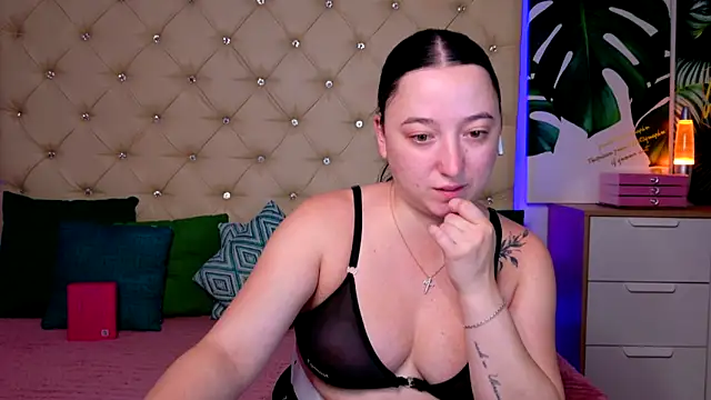 Snapshot of AVA_MAXIMUS chatting on June 18, 4:55 am AVA MAXIMUS online show from June 18, 4:55 am