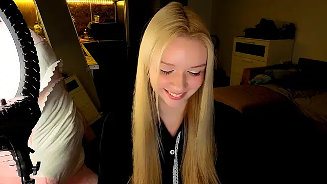 viyy online show from July 28, 8:52 pm