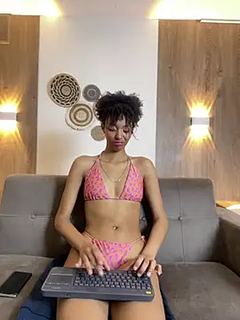 Kiara Kamau XXX online show from July 24, 1:07 pm