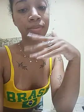 Snapshot of Lais_072738 chatting on June 22, 12:02 pm Lais 072738 online show from June 22, 12:02 pm