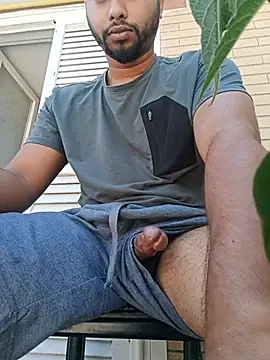 Snapshot of Alessandrino_09 chatting on July 9, 10:48 am Alessandrino 09 online show from July 9, 10:48 am