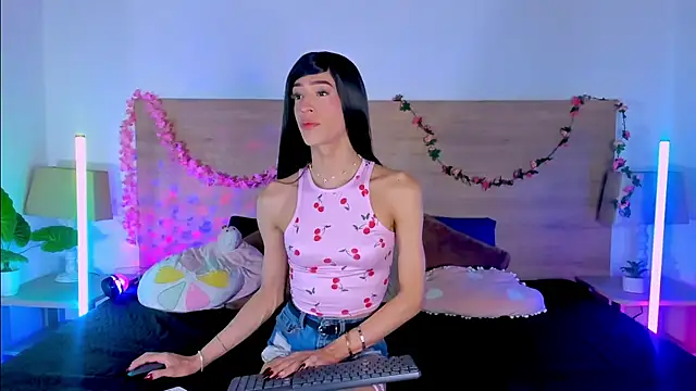 LaraRous online show from July 12, 9:37 pm