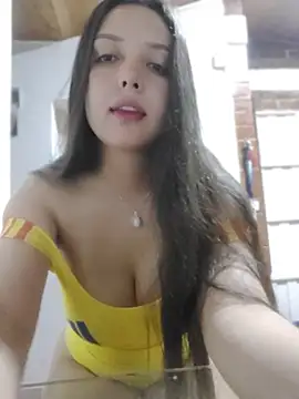 Snapshot of Bella_Karoline chatting on July 8, 12:13 am Bella Karoline online show from July 8, 12:13 am