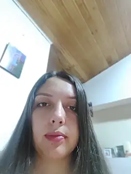 Snapshot of Bella_Karoline chatting on June 30, 12:32 am Bella Karoline online show from June 30, 12:32 am