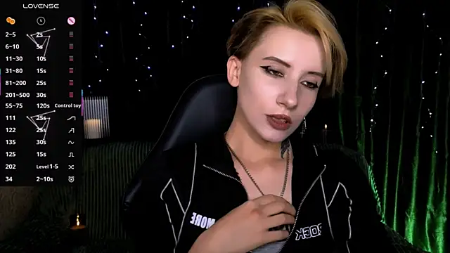 Snapshot of _Shadow_devil__ chatting on July 28, 7:39 pm Shadow devil online show from July 28, 7:39 pm