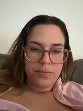 Lauretta1507 online show from June 15, 7:24 pm