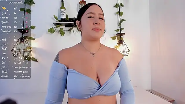 aisha duque  online show from June 25, 7:41 pm
