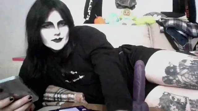 sundaygoth online show from June 18, 2:11 pm