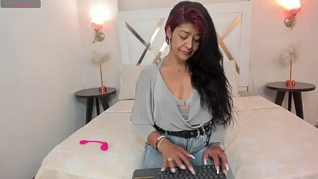 Snapshot of Sky_Collins_ chatting on July 15, 8:05 pm Sky Collins online show from July 15, 8:05 pm