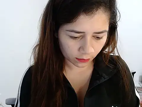 Luna zoe online show from July 10, 1:00 pm