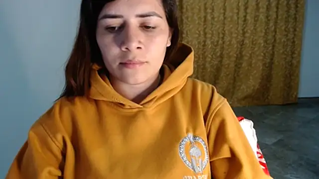 Luna zoe online show from August 2, 1:37 am